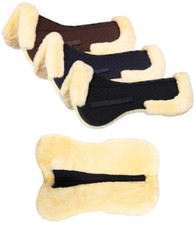 Equinate Lammfell Sattelkissen Spinefriend mit Wirbelsäulenfreiheit Sattelpad