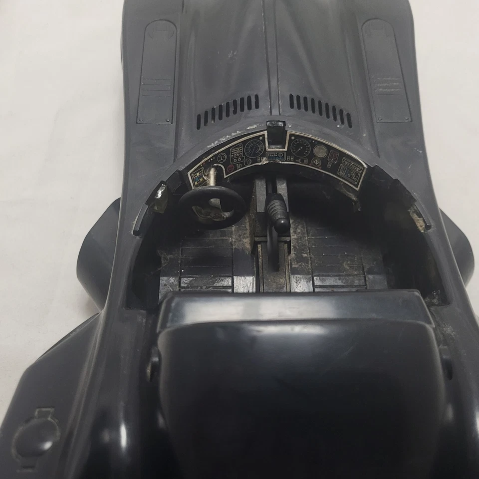 Toy Biz DC Comics Batman 1989 BATMOBILE Figura de Acción Vehículo De Colección para Piezas Foto 4 de 4