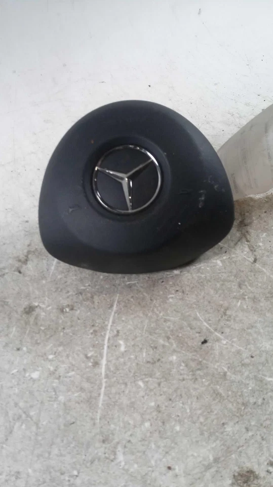 2016 Mercedes-Benz CLA-Class Steering Wheel Air Bag Black 91K Miles NJ25-16674 Foto 2 de 4