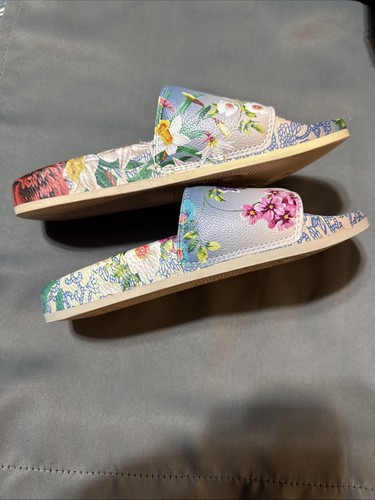 Johnny Was Hummingbird Pool Slide Sandals Floral Shoes Size 6M NWOT, orig. $118 - Picture 3 of 4