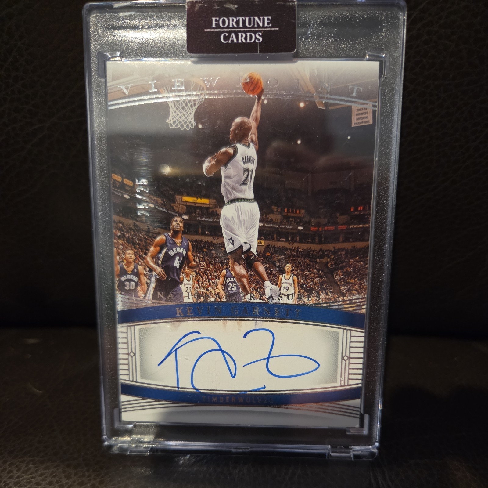 2024-25 National Treasures KEVIN GARNETT View Point Auto 25/25 Timberwolves