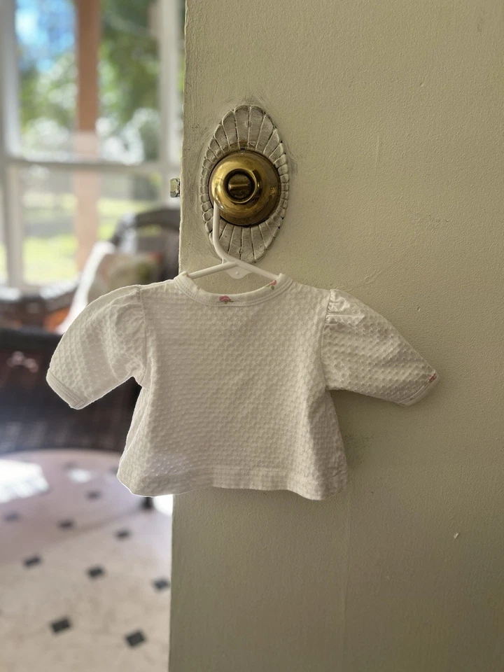 Cárdigan bebé niña recién nacido marca Starting Out - rosas bordadas, tejido gofre Foto 4 de 4