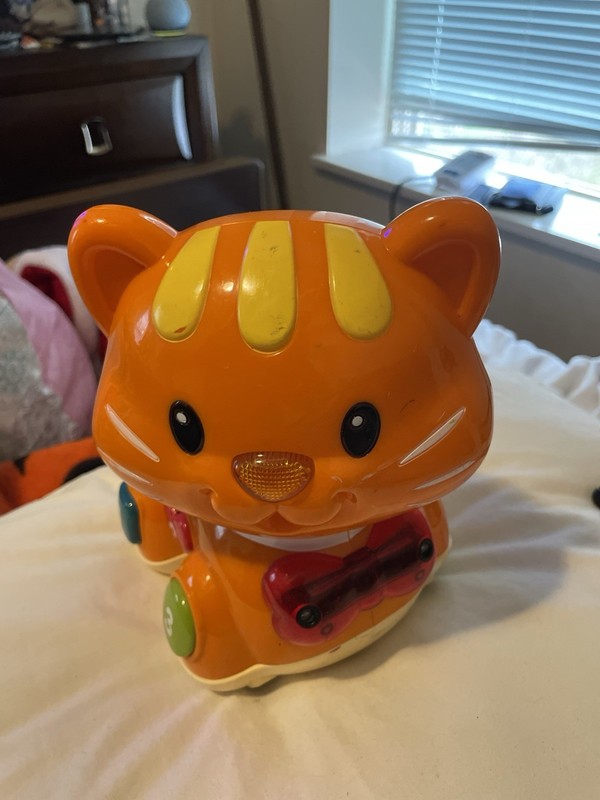 Vtech Catch Me Kitty Orange Cat Kitten Lights Sounds Music learning toy Toddler