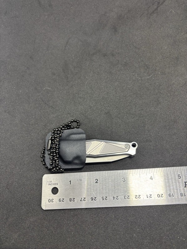 Dreamtech knives D1339 neck knife M390 blade titanium frame lock handle 