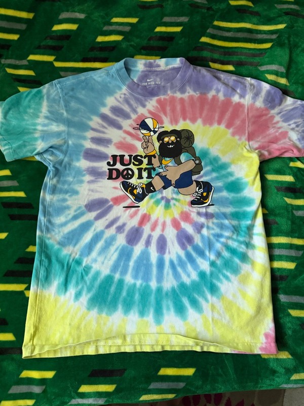 Nike Tie Dye Just Do It Peace Love & Basketball Graphic Men's T-Shirt Size Large