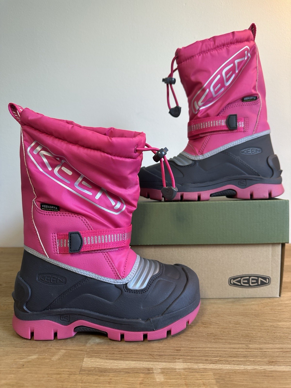 Stivali da neve KEEN unisex bambini troll impermeabili fucsia viola argento bambino UK 10