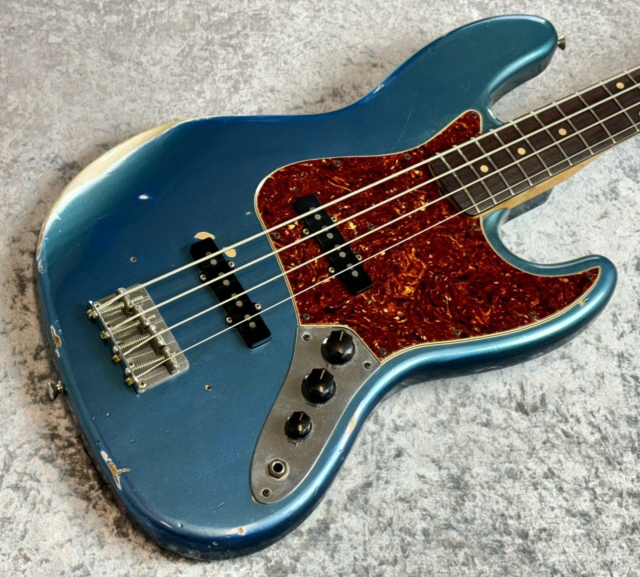 Fender Custom Shop 1964 Jazz Bass Relic 4.46kg