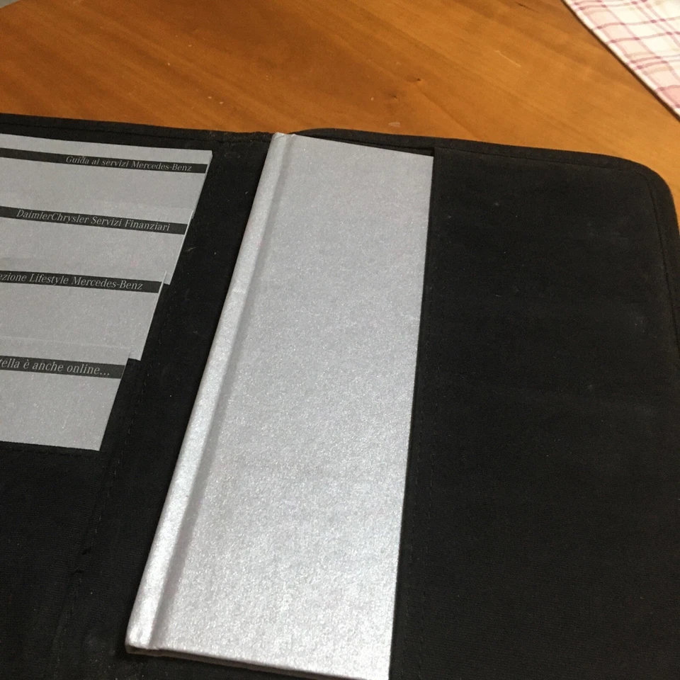 MERCEDES - BENZ CARTELLINA PORTADOCUMENTI "UN ULTIMO DETTAGLIO" con CD 2007 - Immagine 2 di 4
