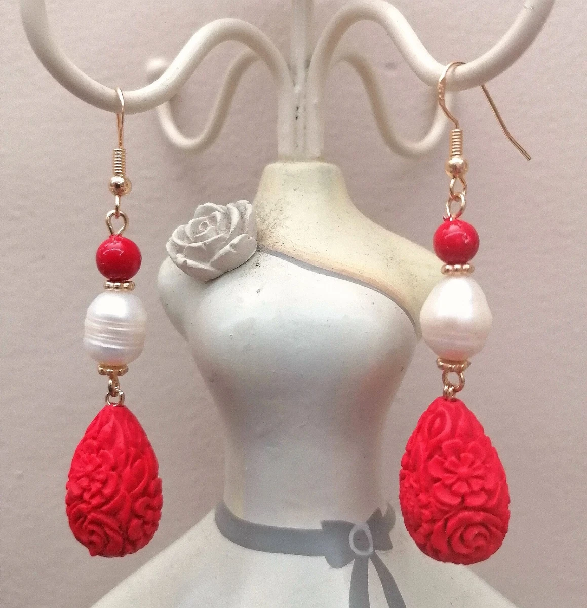 Orecchini pendenti rossi colorati donna particolari ed eleganti
