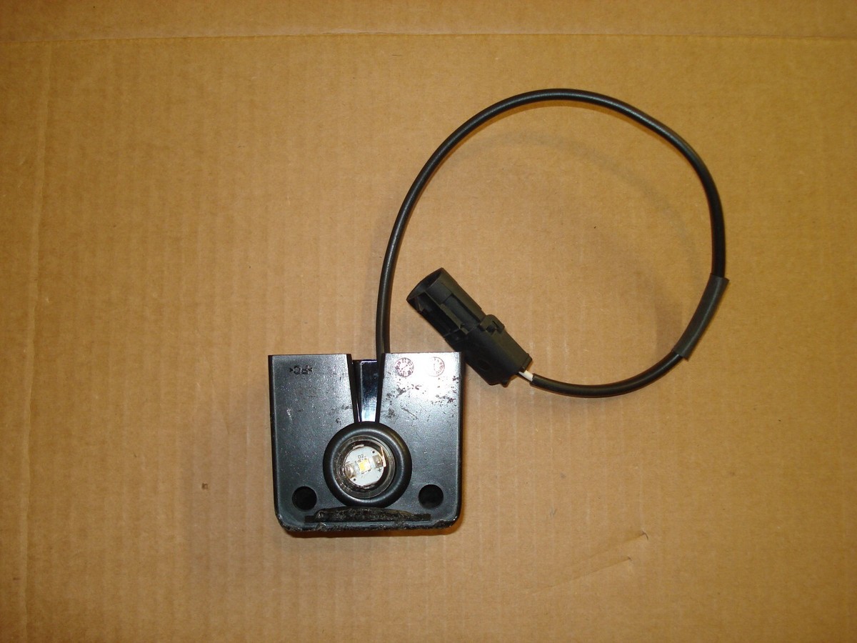 ぴょん専用INOVA LEDライト イノーバ 廃盤LED 米軍 特殊部隊レスキュ Grote Industries - Vertical Mount MicroNova® Dot LED License Plate