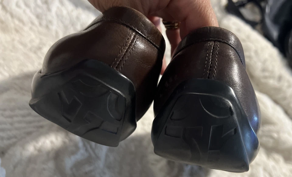 Mocasines Salvatore Ferragamo de cuero marrón oscuro Gancini Bit sin cordones talla 8,5 D Foto 3 de 4