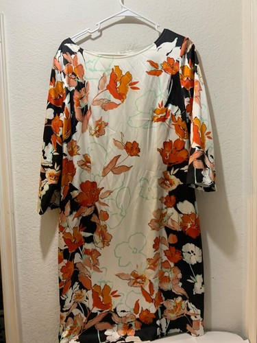 Vestido Vaina ST. JOHN Marfil Negro Estampado Floral Elástico Seda Satén Manga 3/4 10 - Imagen 8 de 15