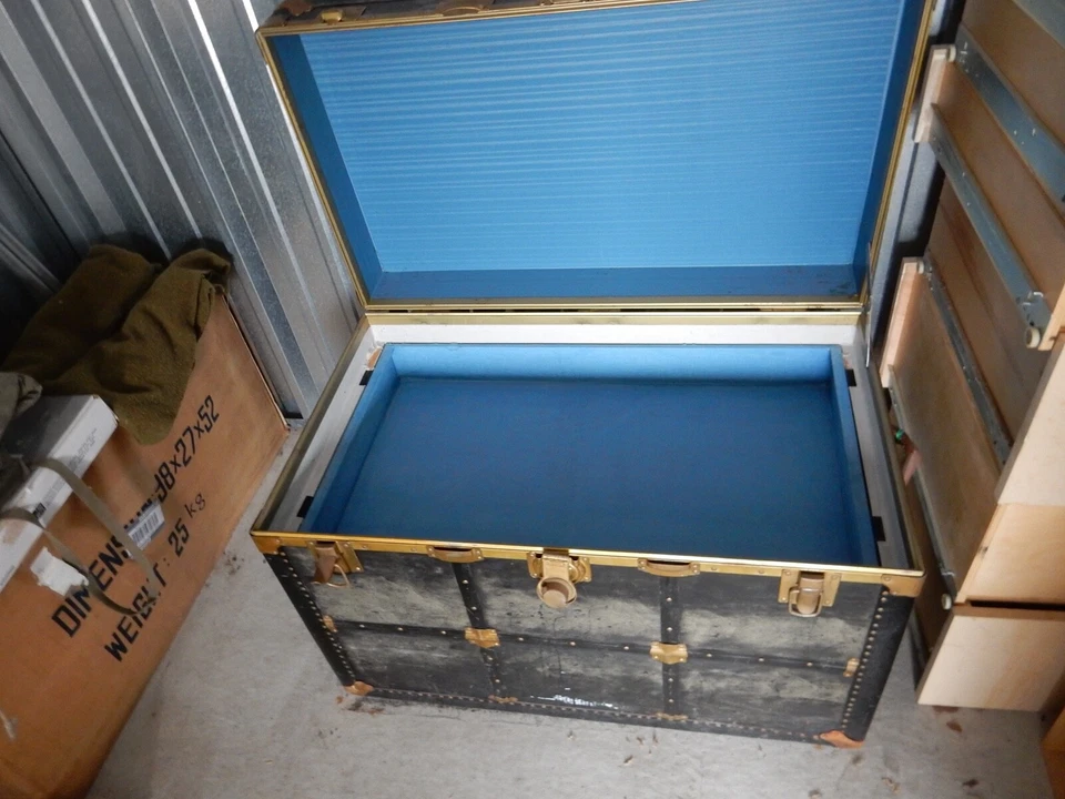 ANTIGUO/EE. UU. BAÚL VAPORERO CON LATÓN Y CUERO / Fall River Massachusetts Foto 4 de 4