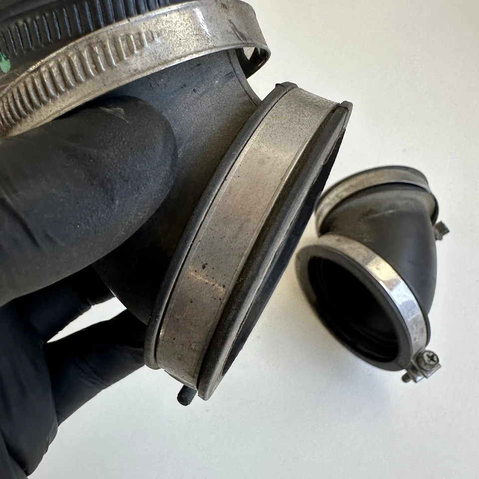 Ducati Monster 400 2007 Air fuel intake manifold hose runner pipe elbow pair - image 3 of 4