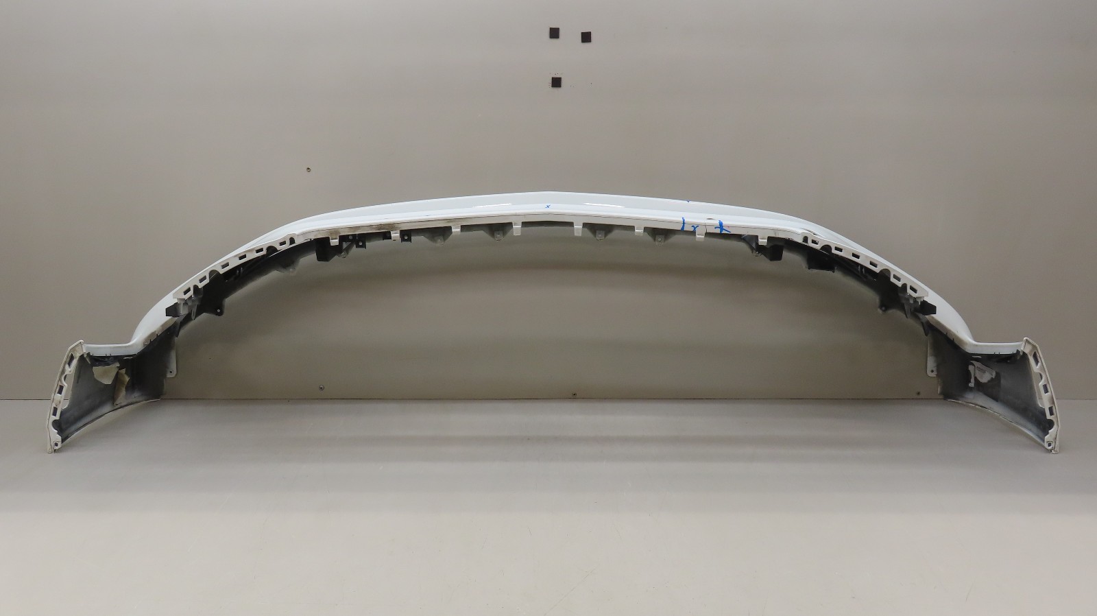 ..2020-2023 Bentley Continental GT front Bumper Cover  OEM 3SD807437