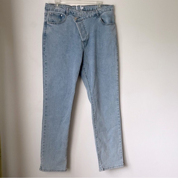 Princess Polly Holly Asymmetric Waist Light Wash Denim Tapered Leg Jeans 10