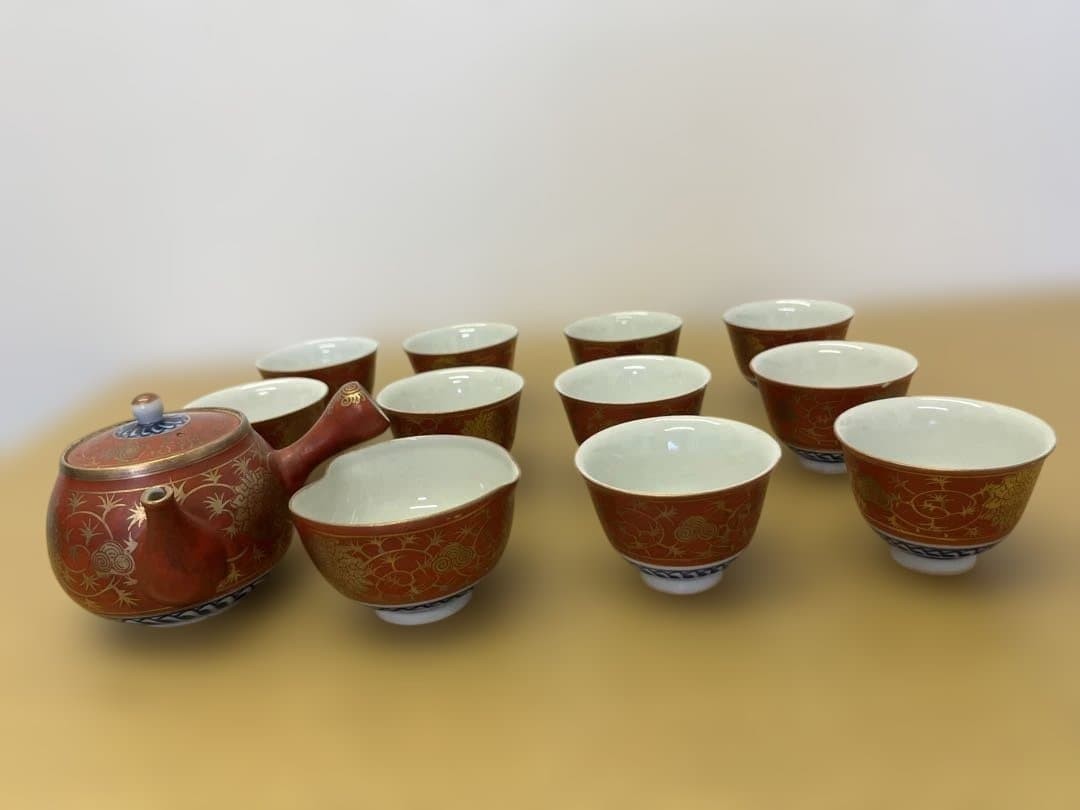 Kyoto Kutani Ware Tea Set Red Teapot Gold Flower Pattern, 10 Tea Cups