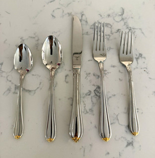 Gorham Golden Melon Bud. 5pc Stainless Steel flatware set. Silver/Gold Glossy