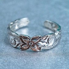 Size 3.75, VTG southwestern Sterling 925 silver ring, leafy textured open band