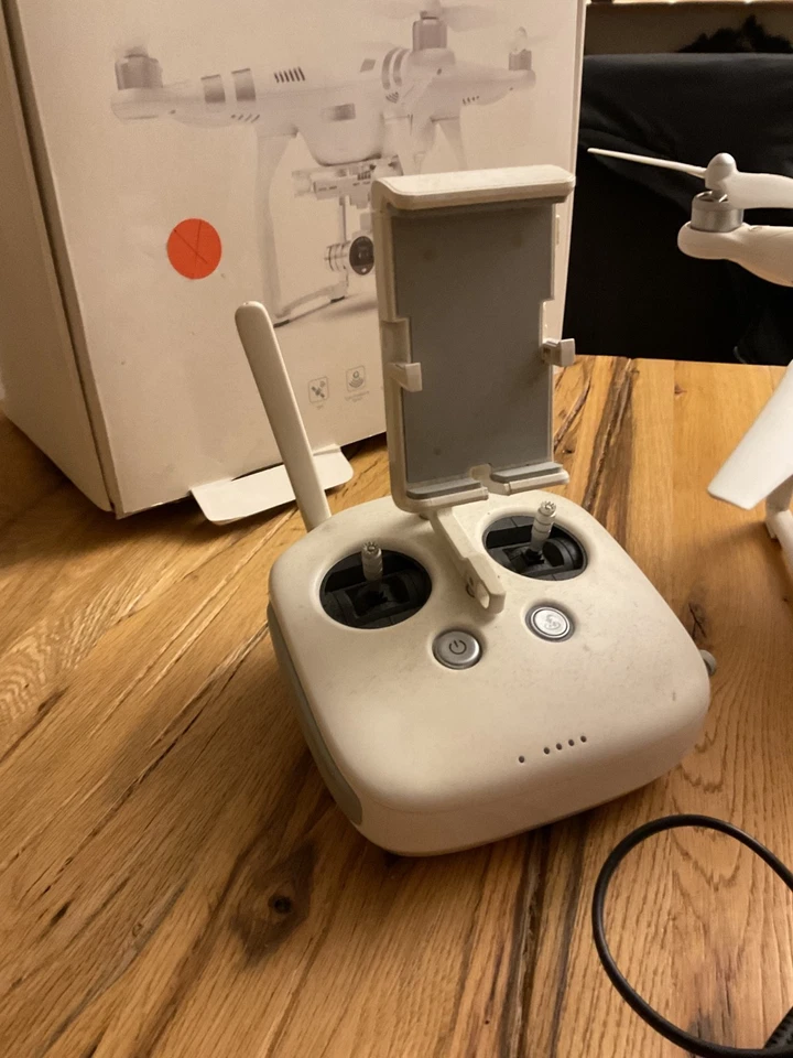 DJI Phantom 3 Advanced  Quadrokopter - Weiß - Bild 3 von 4