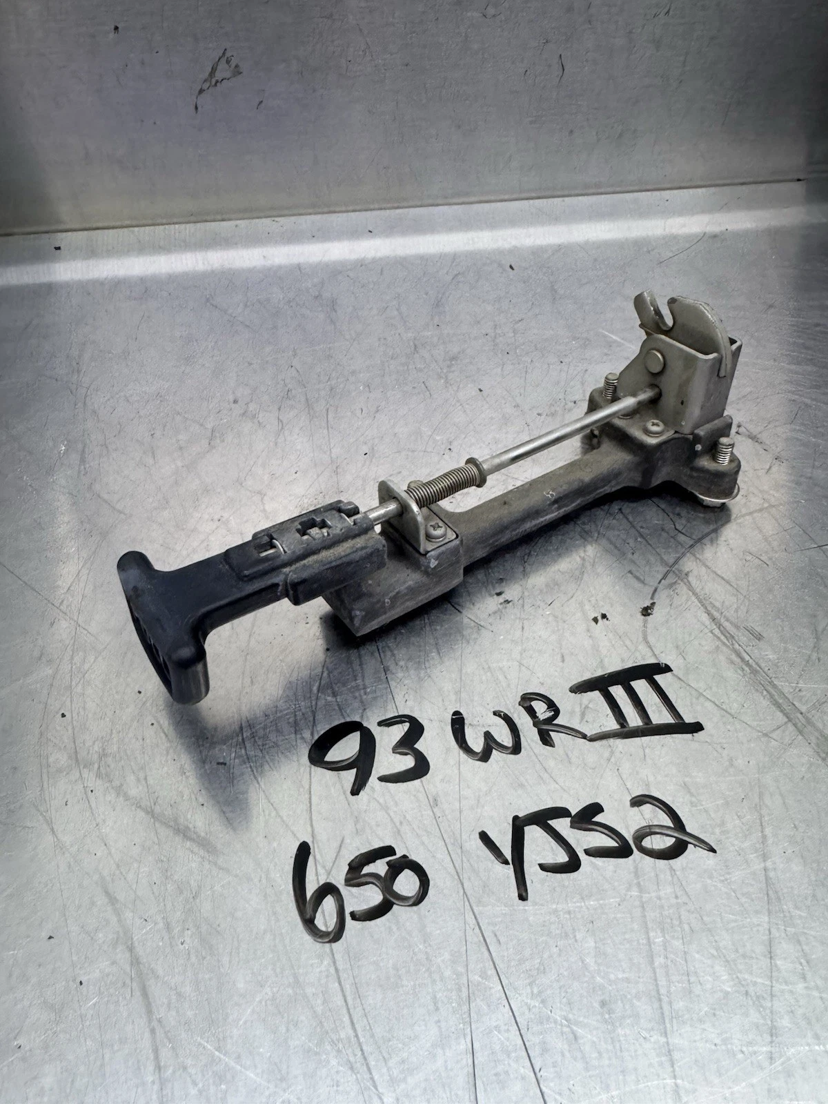 YAMAHA WAVERUNNER III WR3 GP - PRO VXR - REAR SEAT LATCH ASSY - FJ0-63850-01-00