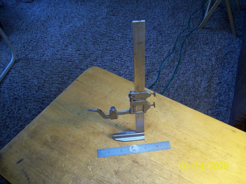  SMALL BROWN AND SHARPE MACHINIST HEIGHT GAGE GAUGE W/ Micro Adjustment V.G.C.