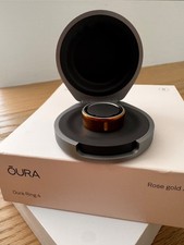 Oura ring 4 size 8 Rose gold FREE charging case