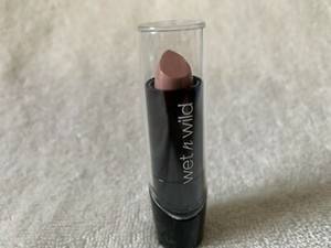 wet n wild***LipStick***#C501C A SHORT AFFAIR~~~0.13 oz/3.6 g~~~BRAND NEW