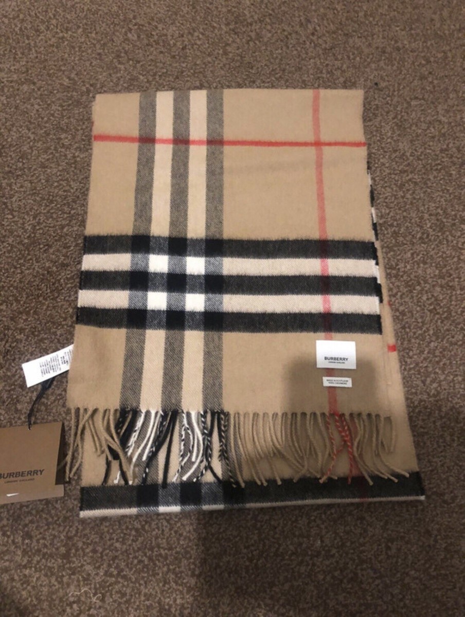 Authentic Burberry The Classic Cashmere Scarf In Archive Beige - Main Image