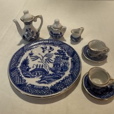 Lot of 10 Miniature Blue Willow Tea Set Pieces Cup Saucer Teapot w/Lids