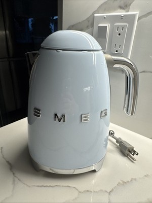SMEG electric kettle, model KLF03PBUS, in beautiful light blue retro design.
