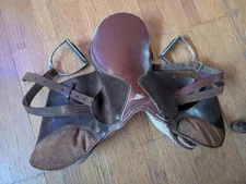 Vintage Used Leather English Saddle 14 Inch With Strirups 
