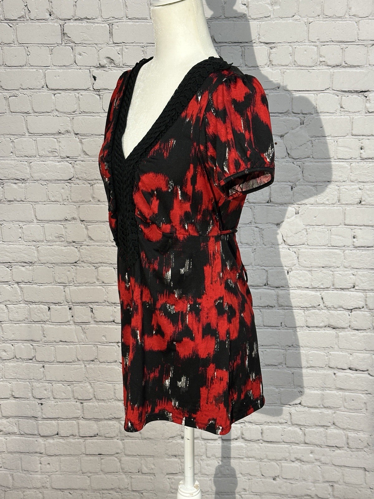 Wrapper Red and Black Patterned Blouse Size M - image 2