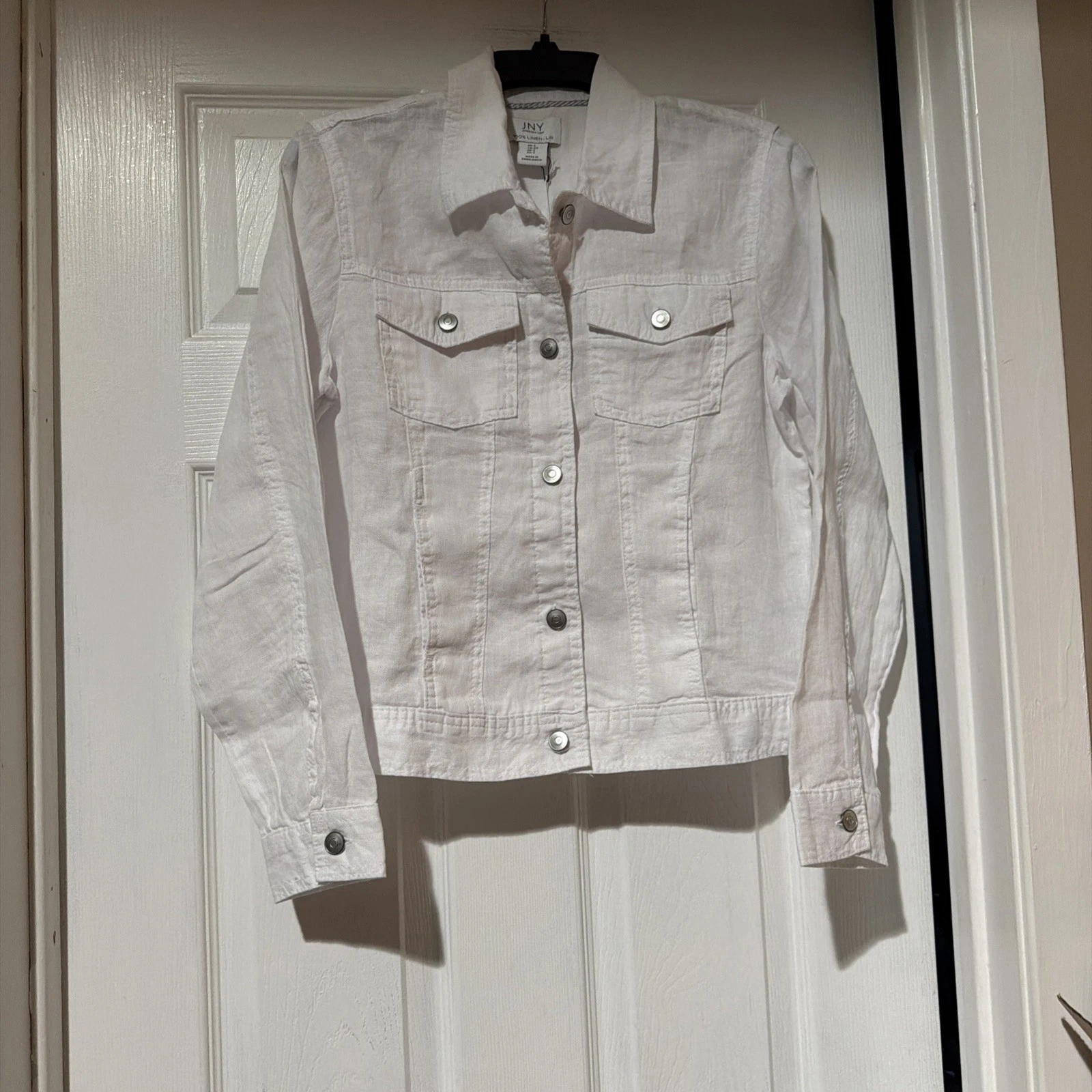 Jones New York White 100% Linen Trucker Jacket. Sz M. NWT!!
Opens in a new window or tab