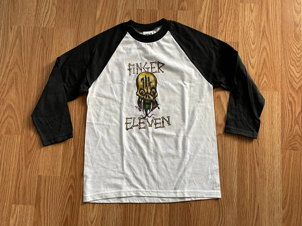 Camiseta Vintage Bigorna Jovem Meninos DEDO ONZE Algodão Preto/Branco Tamanho M Você - Imagem 4 de 4