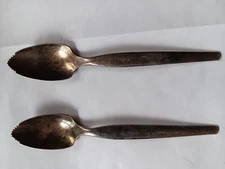Original Rogers Grapefruit Spoons 2 Serrated Wm Rogers Mfg Co Flatware Vintage