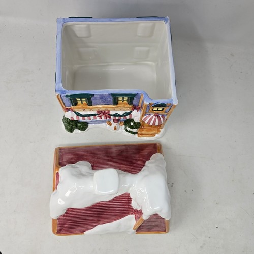 Vintage Cooks Club Hand Painted "Christmas Holiday Village Ceramic Cookie Jar" - Picture 10 of 16