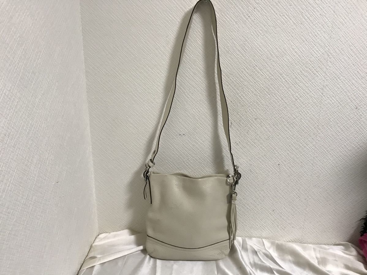 Coach Authentic Leather Shoulder Bag 26x26x3cm Pre-Owned