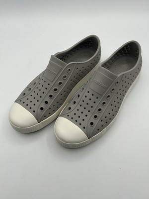 Native Jefferson Slip On Sneakers Water Shoes SzM7/W9 Pigeon Gray  / Shell White