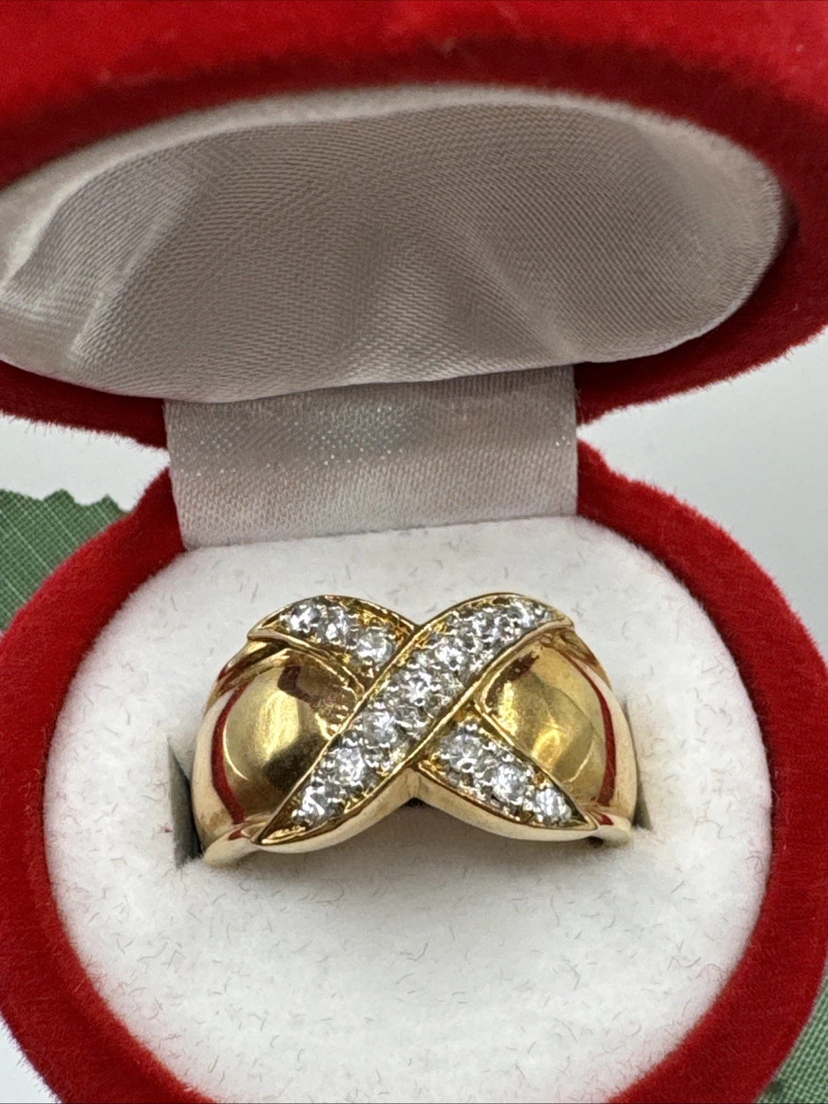 Bague vintage fantaisie avec pierre. Taille 53/54.