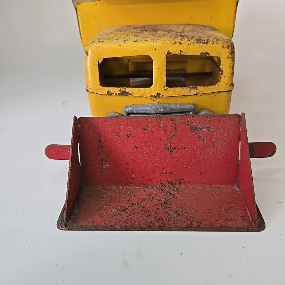 Camión de volteo cargador frontal vintage de acero prensado de los años 50 - Roberts Foto 3 de 4