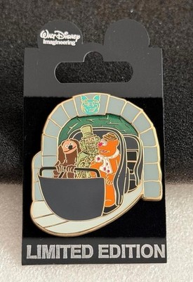 Disney WDI Muppets Rowlf Fozzie Bear Haunted Mansion Doombuggy Hatbox Ghost Pin