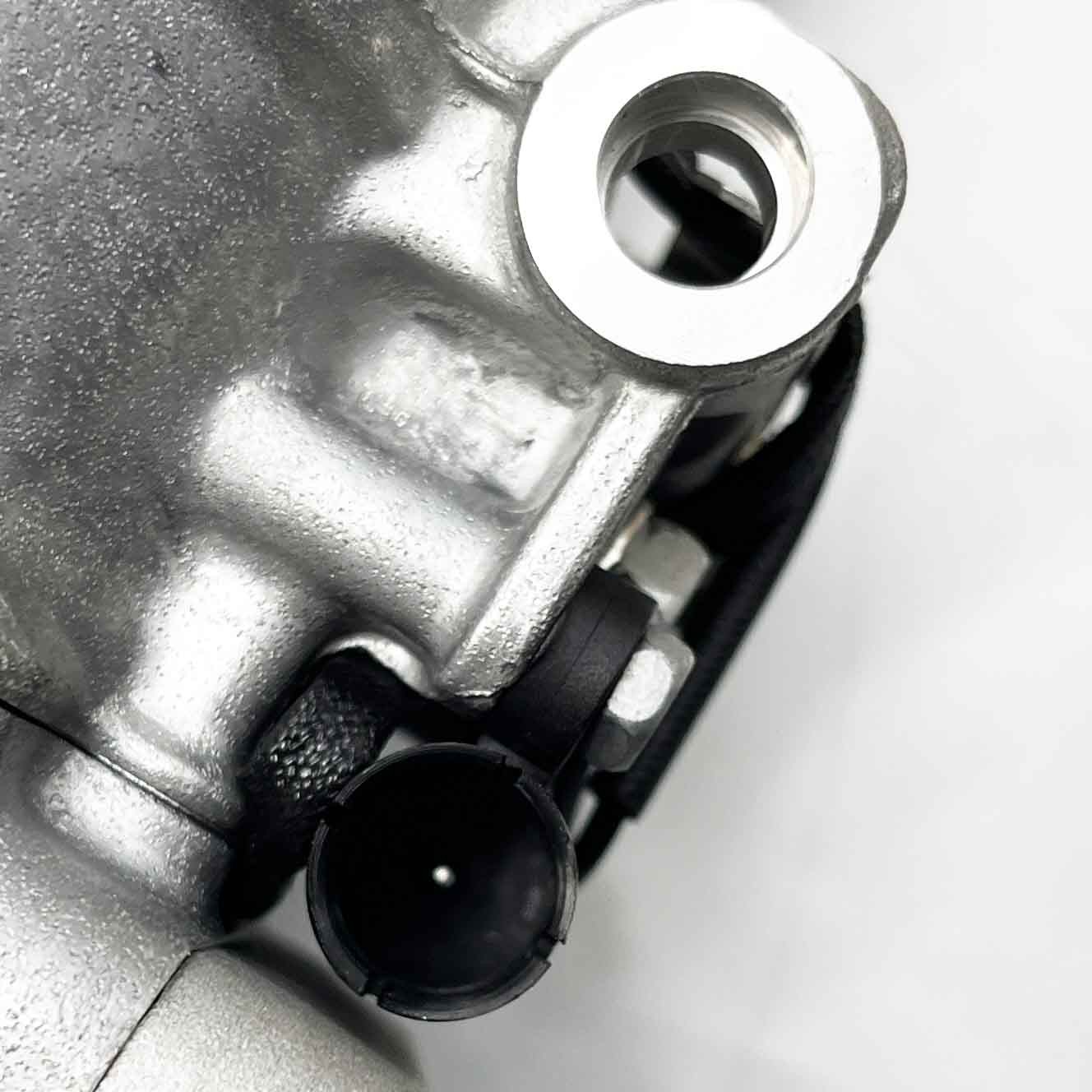 Bentley Arnage Compressor with bracket