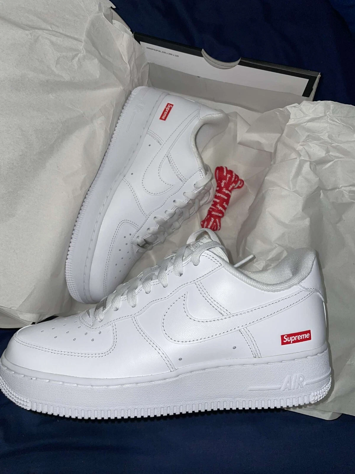 Taille 6,5   Logo Nike Air Force 1 x Supreme Low Box   Blanc   Neuf dans sa boîte 