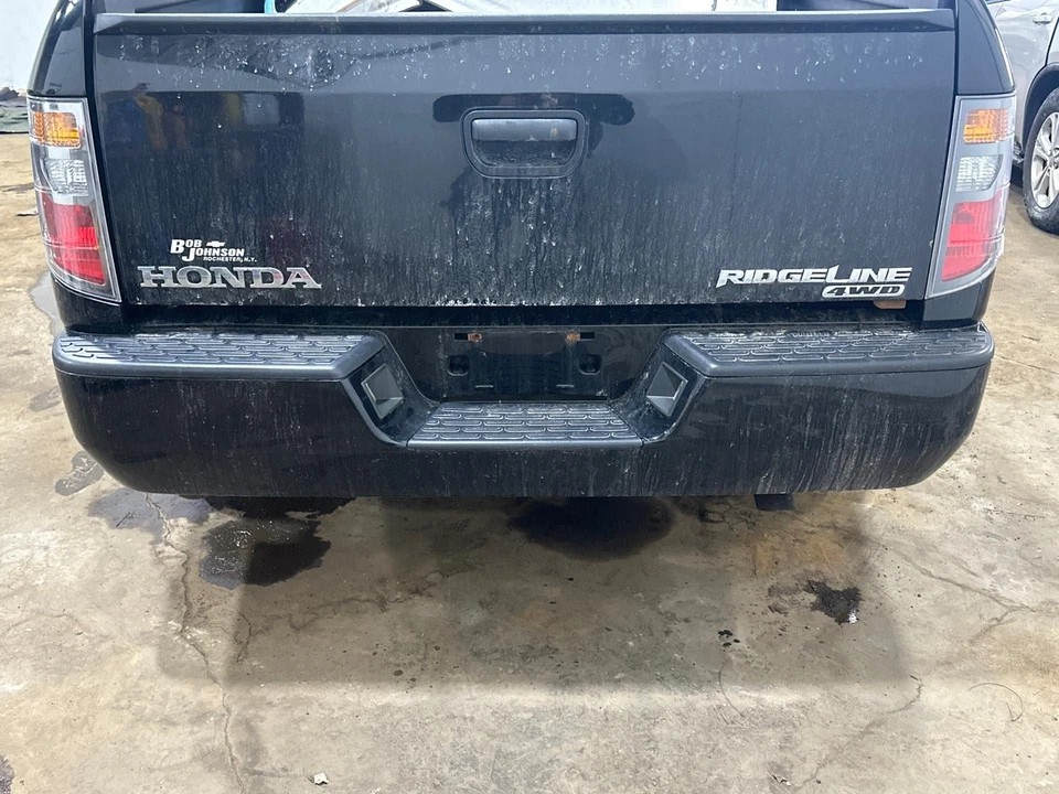 Used Rear Bumper Assembly Rear fits: 2008 Honda Ridgeline Rear Grade A Foto 2 de 4