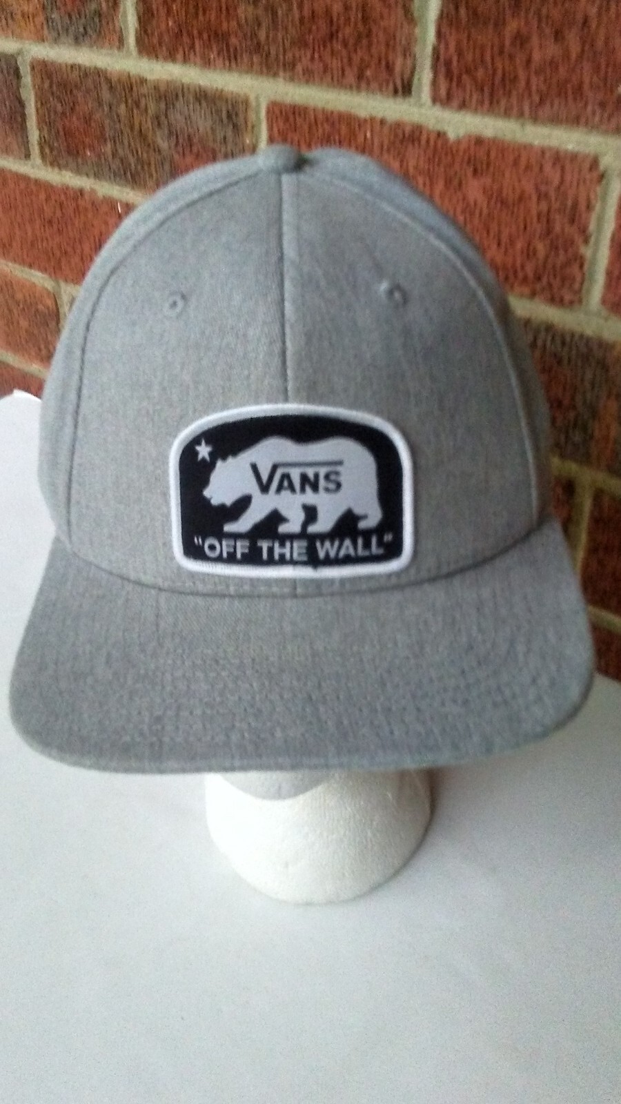 Vans Off The Wall Bear Patch Gray Adjustable Snap… - image 1