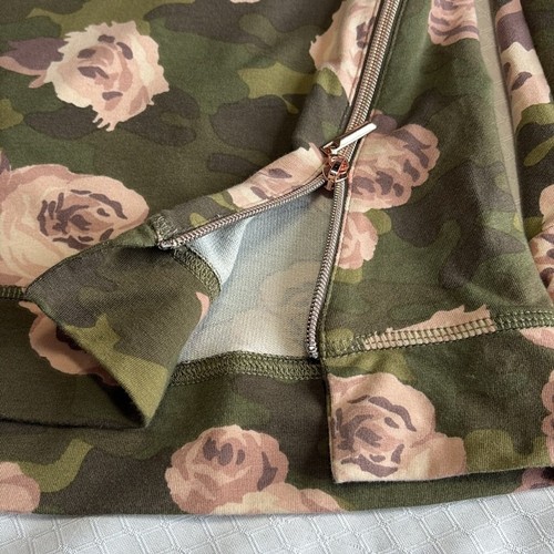 Stella & Dot Crush It Pullover in Green and Pink Camo Rose Pattern Size Large - Picture 9 of 11