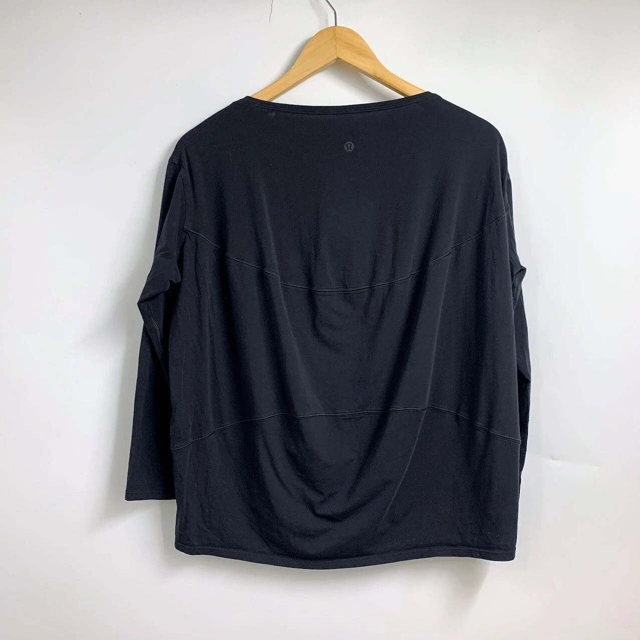 lululemon back in action round neck pullover long sleeve 