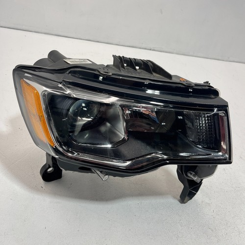 Jeep Grand Cherokee 2017-2021 Front Right Passenger Side Halogen Headlight OEM - Picture 4 of 24
