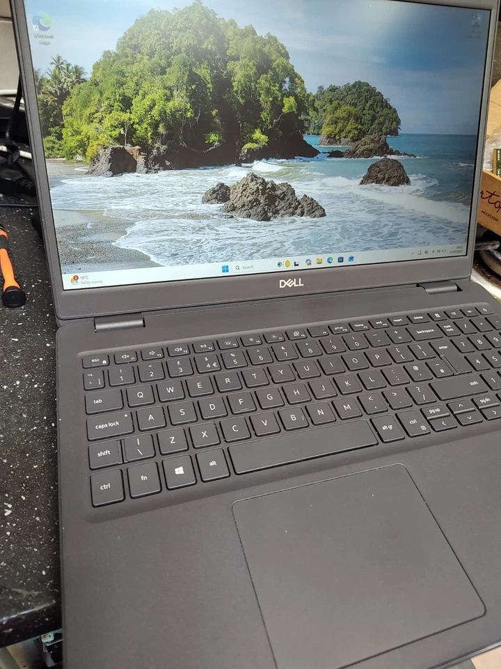 Dell Latitude 3510 · i5-10210U · 8GB · 256GB, foto 1 di 5